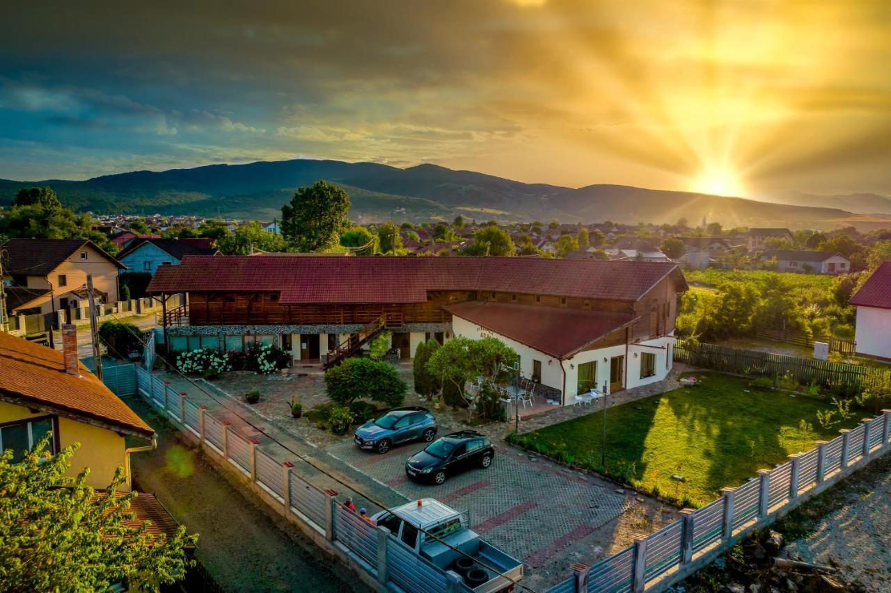 Pensiunea Ara Алба-Юлія Екстер'єр фото